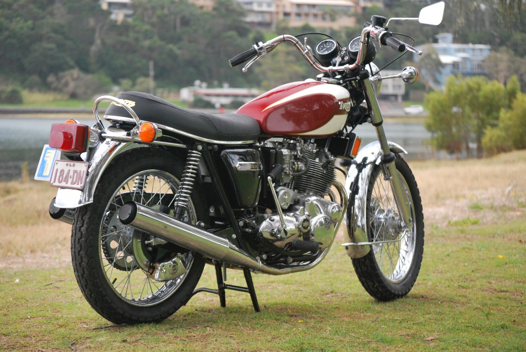 Triumph T160 Trident