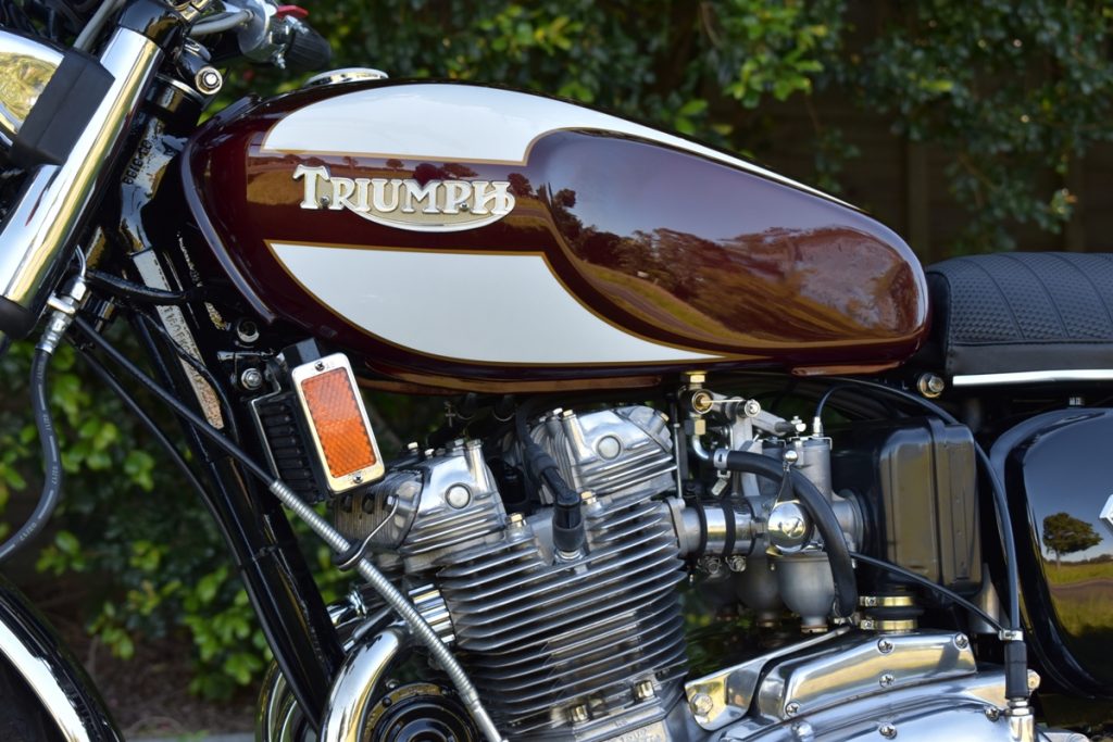 triumph t160